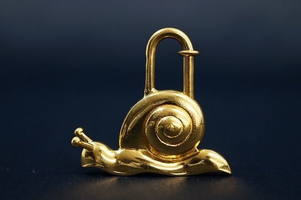 カタツムリモチーフが可愛い、エルメスのカデナを買取いたしました