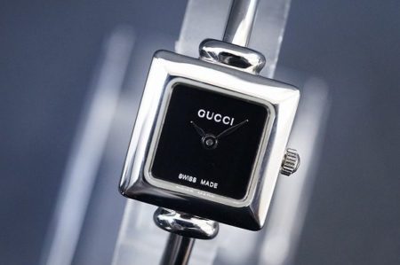 丈夫で着用しやすくスタイリッシュなグッチのバングルウォッチを買取いたしました