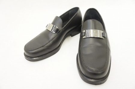 シルバーメタルがアクセント、上品なグッチのローファーを買取いたしました