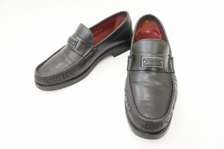 美しくスマートな足元に。サルヴァトーレ・フェラガモのローファーを買取いたしました