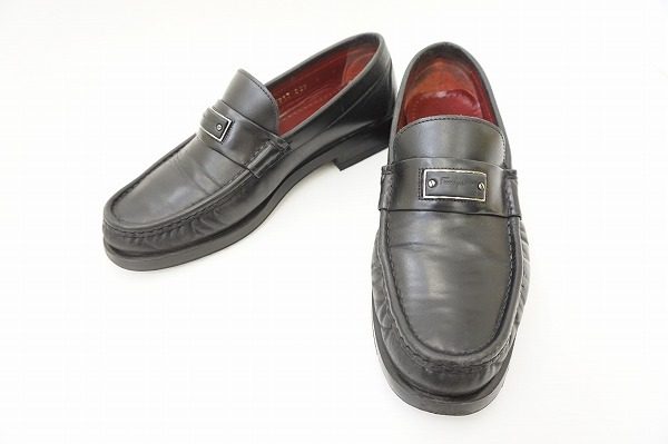 美しくスマートな足元に。サルヴァトーレ・フェラガモのローファーを買取いたしました