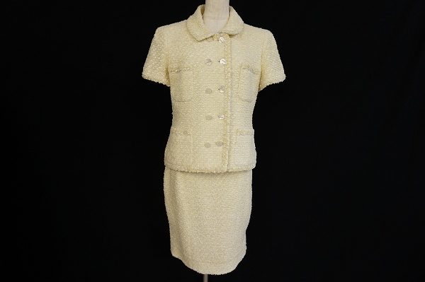 シャネルの大定番!ツイードスーツを買い取りました