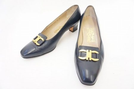 フェラガモ定番のガンチーニディテールのパンプスを買い取りました