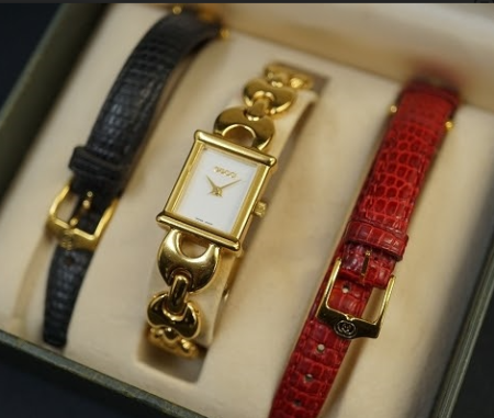 GUCCIならではの気品を感じるレディース腕時計を買取させて頂きました。