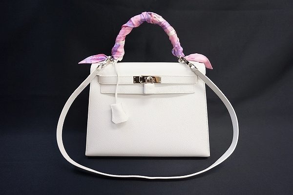 ツイリー付きで美しさが際立つ、エルメスのハンドバッグを買取いたしました