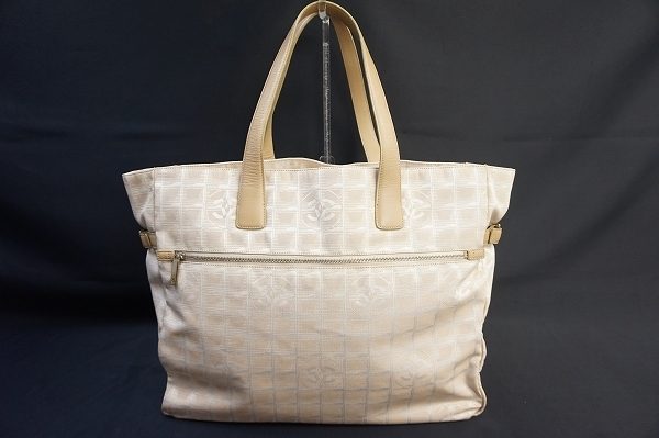 旅行のお供に必須！シャネルのニュートラベルライン ボストンバッグ