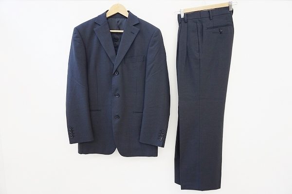 ビジネス・フォーマルシーンで大活躍、メンズティノラスのスーツを買取いたしました