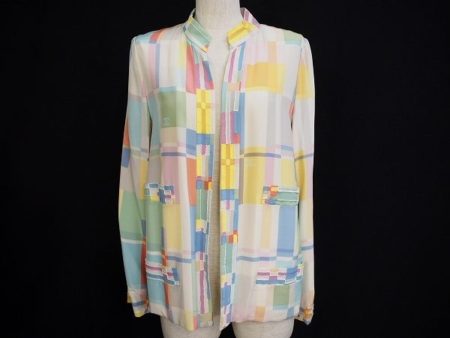 お顔周りがパッと華やぐ、シャネルのジャケットを買取いたしました