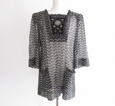 流行に左右されない自分軸を感じさせる斉藤都世子のチュニックを買取させて頂きました。