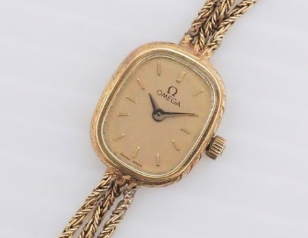 世界的にも有名でファンの多いOMEGAオメガのレディース用の腕時計を買取させて頂きました。