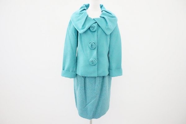 爽やかに可愛いらしい女性を演出、ユキトリイのスーツを買取いたしました