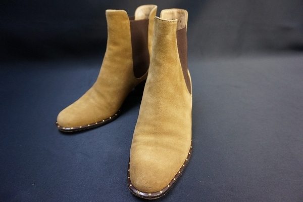 サルバトーレ・フェラガモのショートブーツをお譲りいただきました