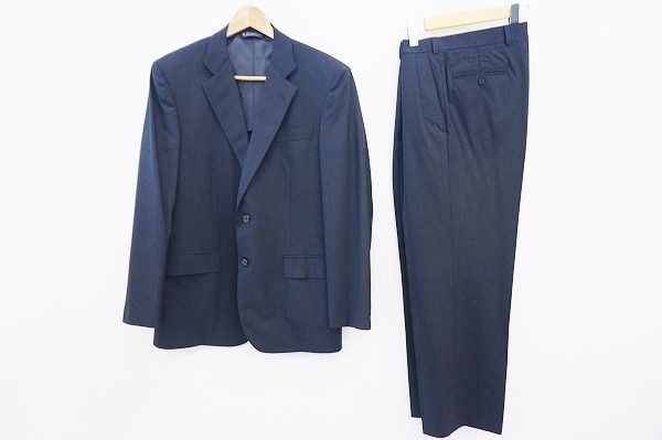 使い勝手のよいブルックスブラザーズのスーツを買い取りました