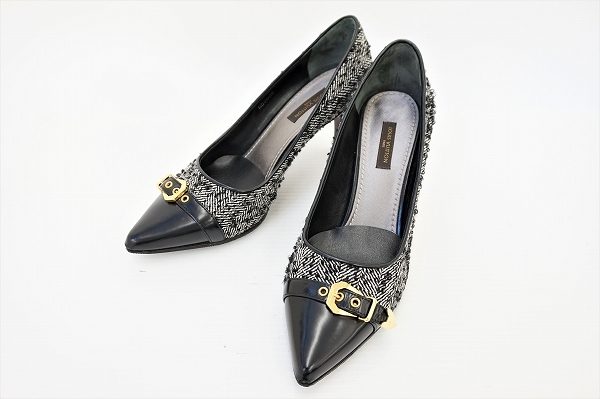 これからの季節に取り入れたい、ルイヴィトンのツイードパンプスを買取いたしました