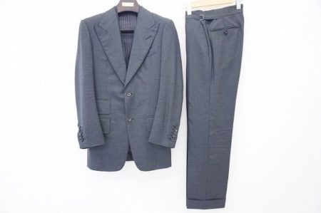 トムフォードのスタイリッシュなシングルジャケットをお売りいただきました