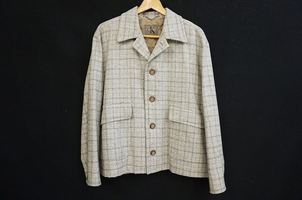 シンプルデザインが生きているカルバン・クラインのジャケットを買い取りました