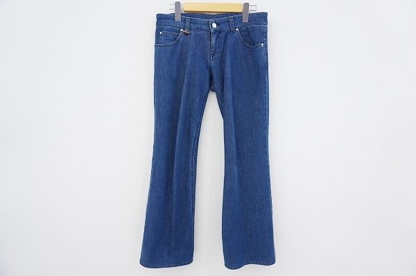 ダークめのお色が新鮮なグッチのレディースデニムをお売りいただきました