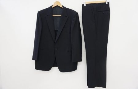 厳かなシーンにも！バーバリーのフォーマルスーツを買い取りました