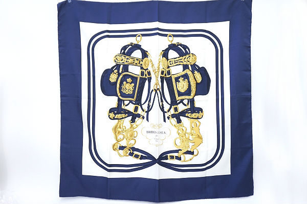 トラディッショナルなエルメスのスカーフ