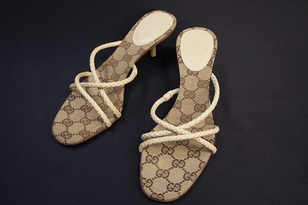 脱いだときもGG柄が見えてオシャレ、グッチのサンダルを買取いたしました