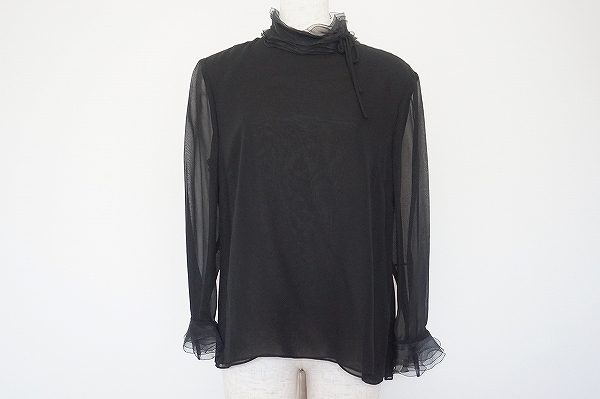 シアー感が素敵なレリアンのブラウスを買い取りました