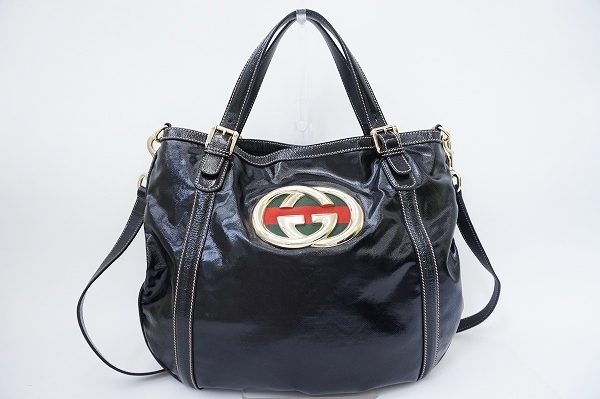 ウェビングラインとグッチモチーフが素敵なグッチのバッグを買取いたしました