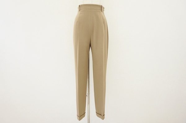 シルエット美が映えるエルメスのスラックスパンツを買い取りました