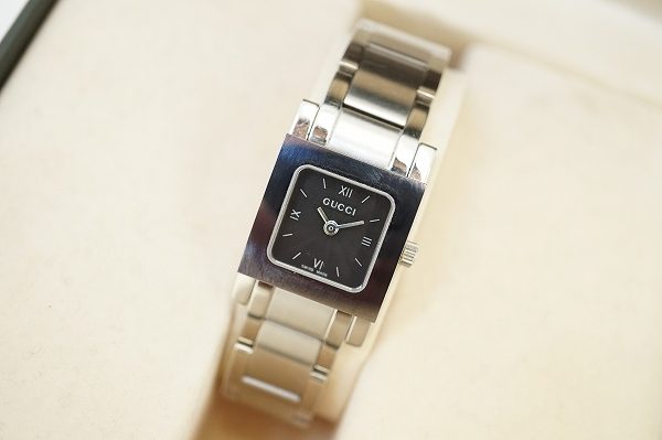 シンプルで飽きの来ない、グッチのクオーツ腕時計を買取いたしました