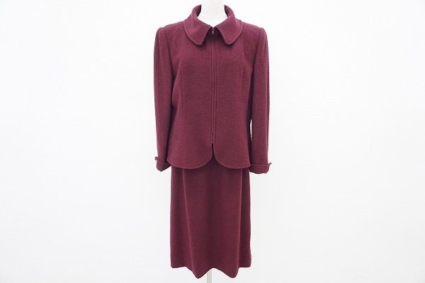 こっくりとした色合いが魅力のジュンアシダのスーツを買い取りました