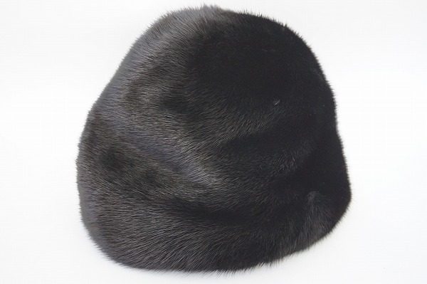 冬のオシャレを暖かく楽しくする、アトリエどら猫の帽子を買取いたしました