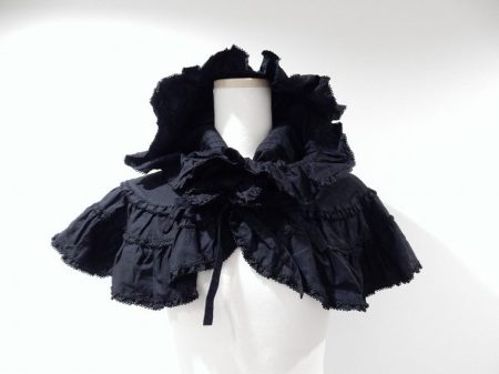 ゴシックスタイルにもおすすめ！ピンクハウスのケープを買い取りました