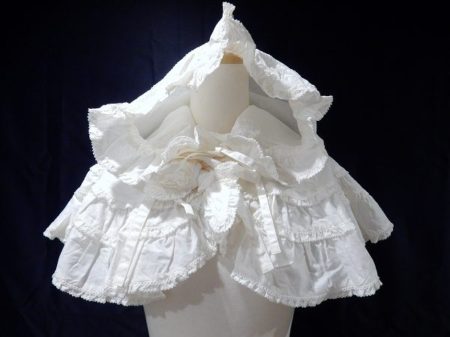 贅沢なフリル使いが可愛い！ピンクハウスのケープを買い取りました