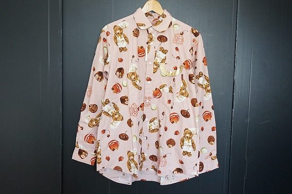 遊び心満点のカールヘルムのシャツをお譲りいただきました