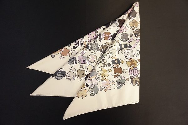 人気のカレ!エルメスの総柄スカーフを買い取りました