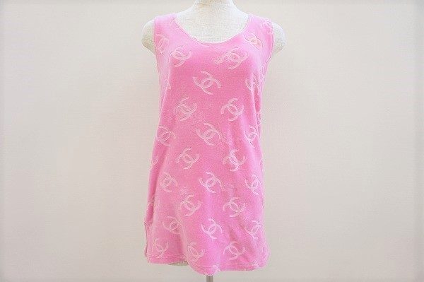 華やかなピンクが可愛い！シャネルのノースリーブトップスを買い取りました