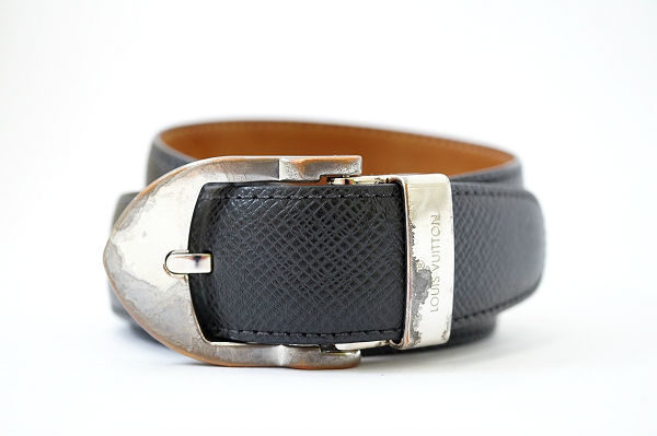 シンプルで使いやすいルイヴィトンのベルトを買取いたしました