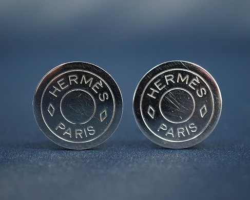 シンプルで上品な定番人気のセリエモチーフのシルバーイヤリング！エルメス HERMES