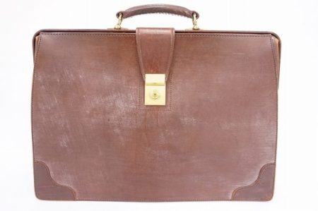 ハンドメイドで作られた高品質なラ・カージュオムのブリーフケースを買取いたしました