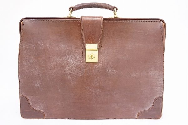 ハンドメイドで作られた高品質なラ・カージュオムのブリーフケースを買取いたしました