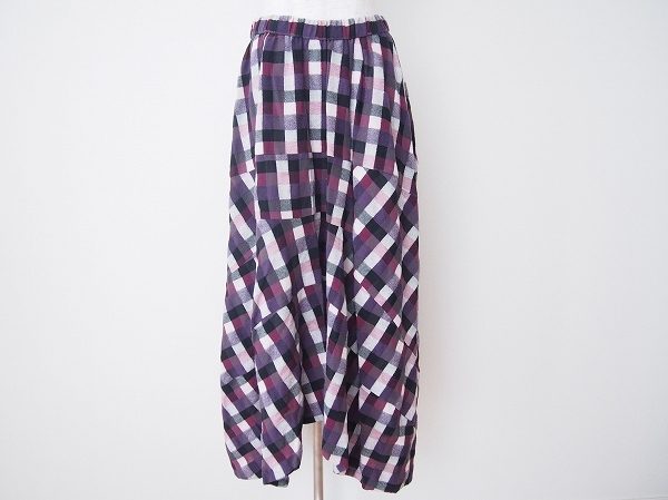 大人っぽく可愛い、慈雨センソユニコのスカートを買取いたしました