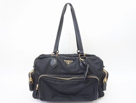 ポケットが多く収納力抜群なプラダ PRADAのミニボストンバッグを買取させて頂きました。