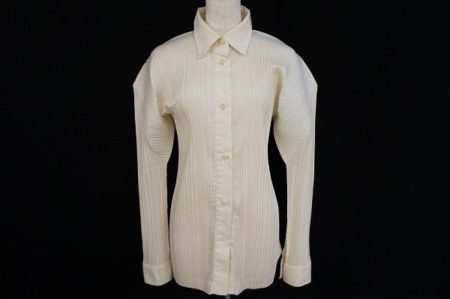 シンプルシャツを立体感ある女性らしいデザインに仕上げたイッセイミヤケのシャツを買取いたしました