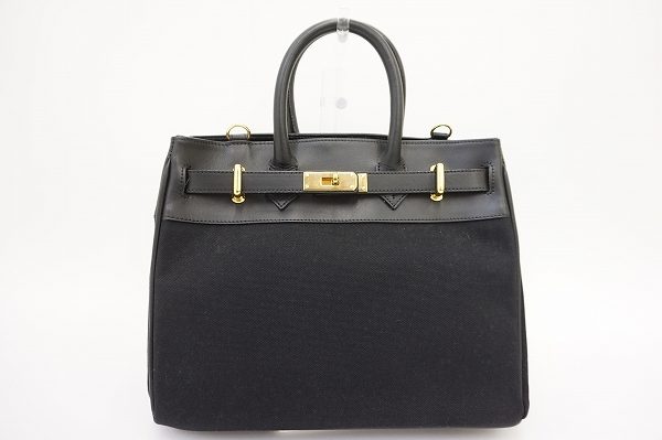 便利な2WAYで幅広く使える、カネコイサオのハンドバッグを買取いたしました