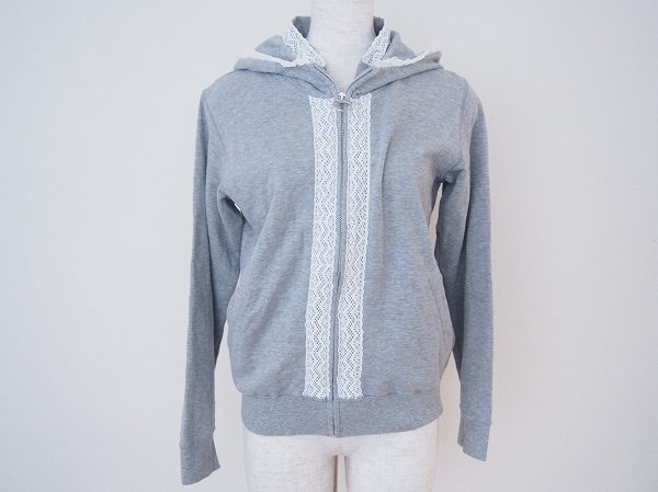 可愛いレースつきデザイン！ピンクハウスのフードつきパーカを買い取りました