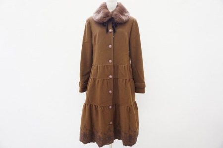 可愛らしさをちりばめたエレガントスタイルに、ピンクハウスのコートを買取いたしました