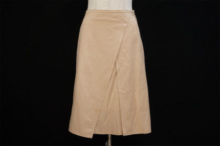 どの角度から見ても美しいシルエット、フォクシーのスカートを買取いたしました