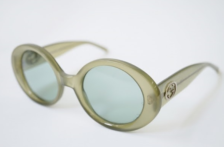 ラウンドフォルムに淡いグリーンが上品なグッチ GUCCIのレディース用サングラスを買取させて頂きました。