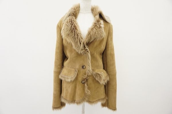 大人の幸福感を得られる、伊太利屋のコートを買取いたしました