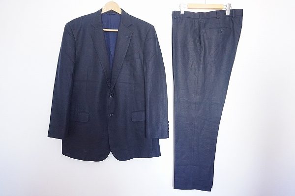 リネン素材で季節感をスーツに取り入れましょう！ブルックスブラザーズのスーツを買取いたしました