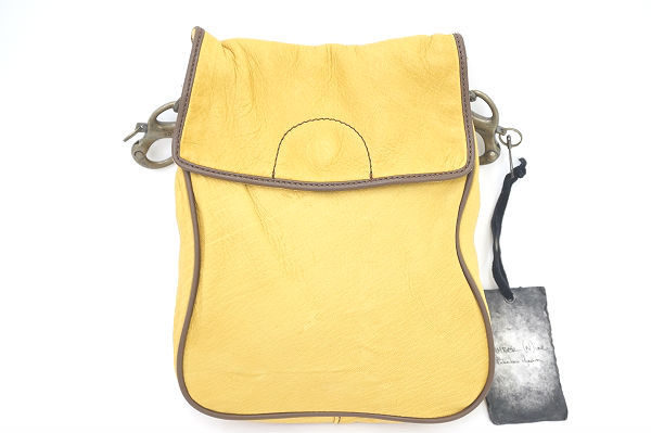 街歩きのお供に、ナンバーナインのポーチを買取いたしました